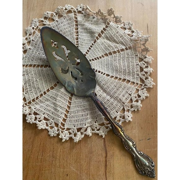 Silverplate Pie Server Pierced Interlude International Silver Tarnished Nice! - Picture 1 of 6